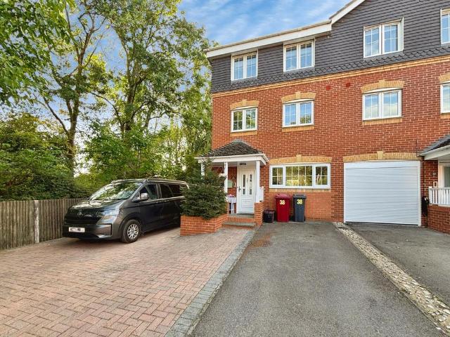 House for sale in Emmer Green, Reading