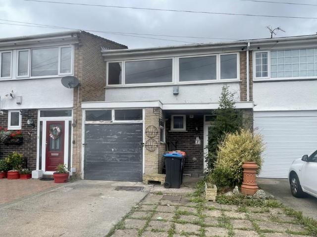 House for sale in Rossmore, Cheshire