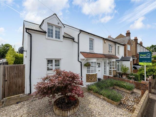 House for sale in Hampton Hill, Greater London