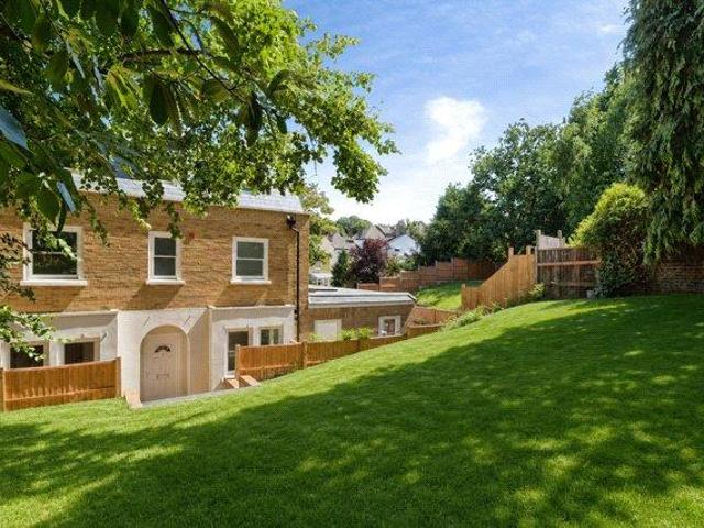 House for sale in Plumstead, Greater London