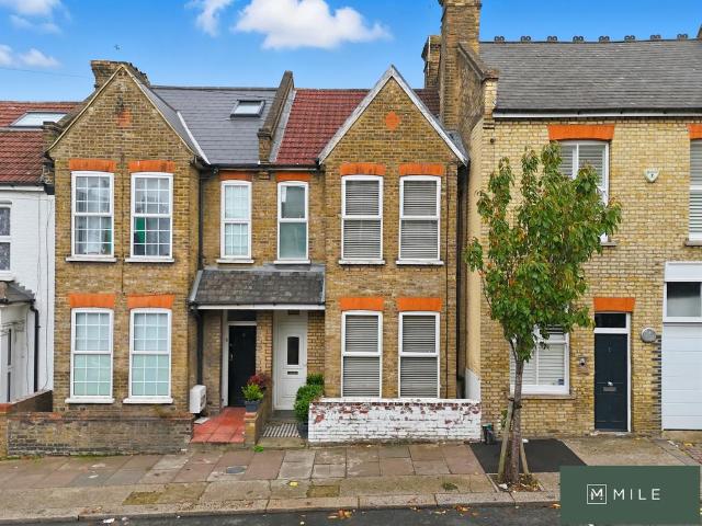 House for sale in Harlesden, Greater London