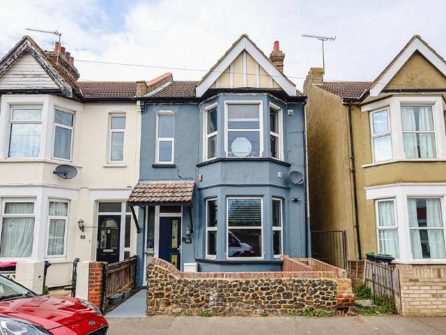 House for sale in Alton Barnes, Essex