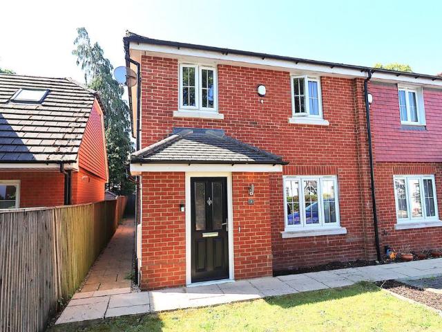 House for sale in Farnborough, Hampshire