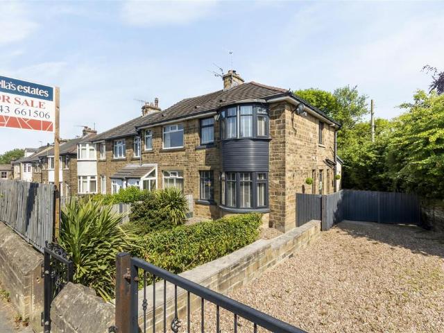 House for sale in Wrose, West Yorkshire