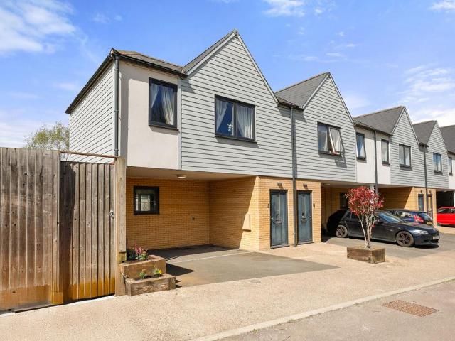 House for sale in Fordham Heath, Essex