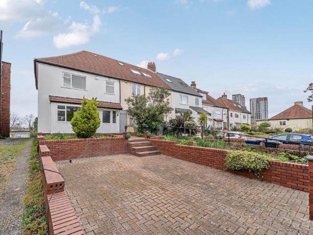 House for sale in London Borough of Ealing, Greater London