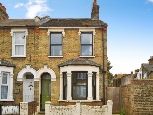 House for sale in Upton Park, Greater London