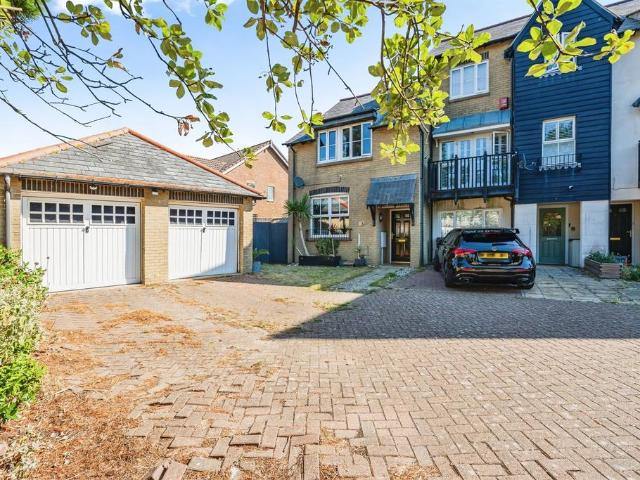 House for sale in Crumbles, Eastbourne
