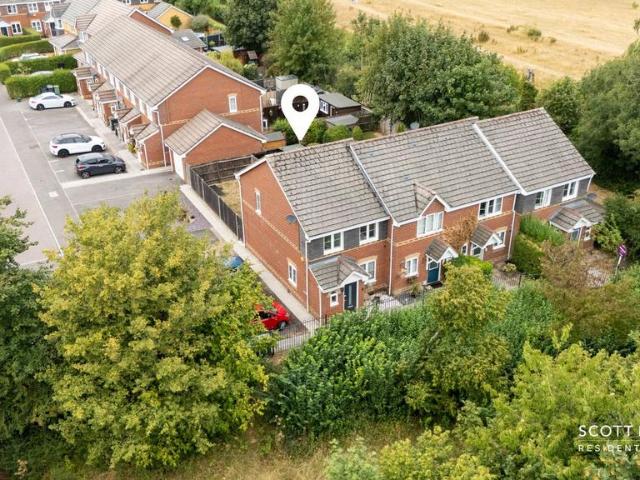House for sale in Hounsome Fields, Priest Down