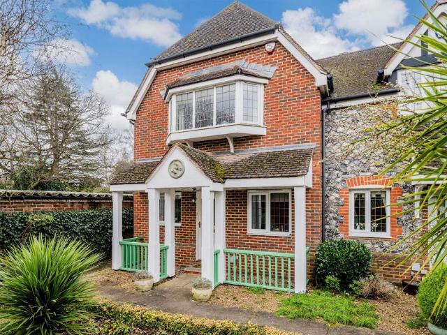 House for sale in Stoneleigh, Ewell