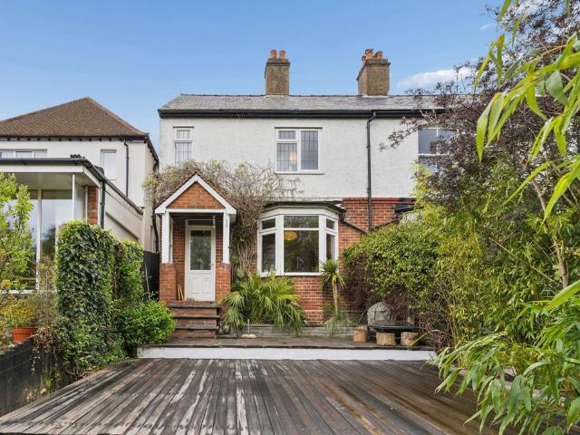 House for sale in Chalfont St. Peter, Denham