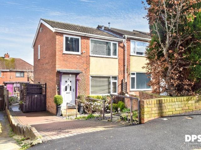 House for sale in Gildersome, West Yorkshire