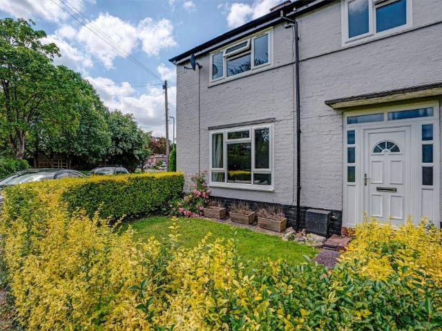 House for sale in Lakes Estate, Handforth