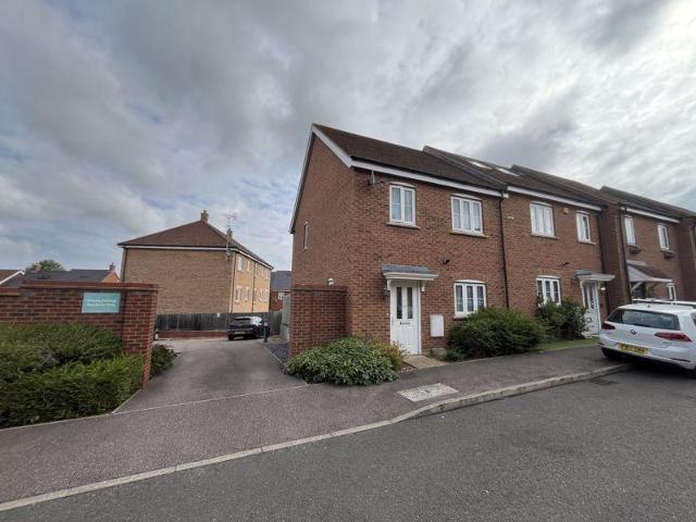 House for sale in Pitstone