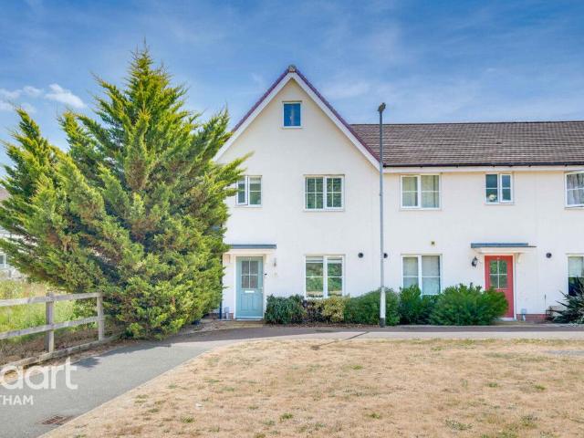 House for sale in Chipping Hill, Essex