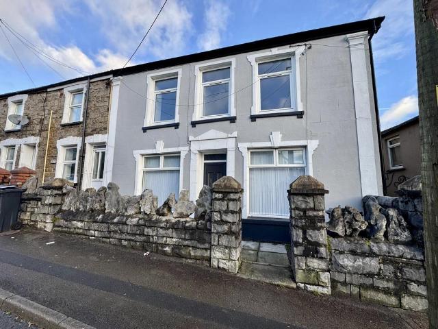 House for sale in Vaynor, Wales