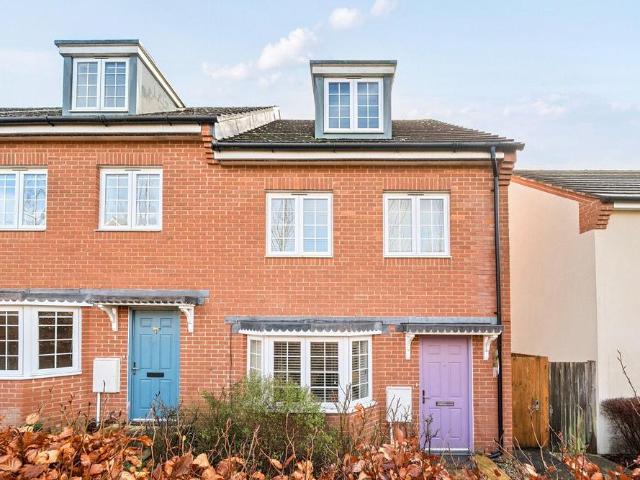 House for sale in Barton Stacey, Hampshire