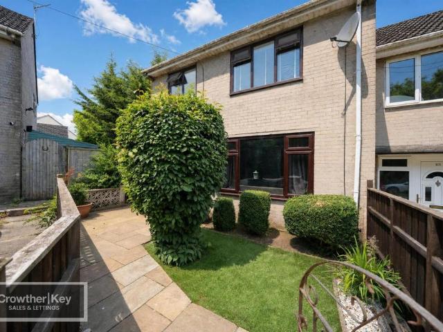 House for sale in Charlesworth, East Midlands