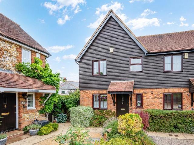 House for sale in Walton On The Hill, Reigate and Banstead