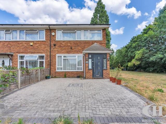 House for sale in Greater London