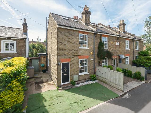 House for sale in Whitton, Greater London
