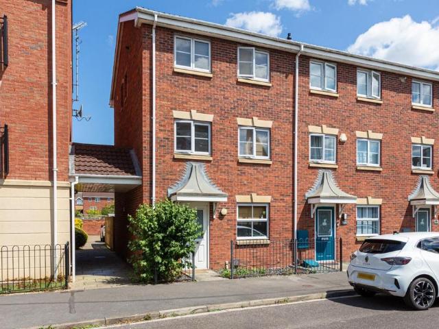 House for sale in High Field, York