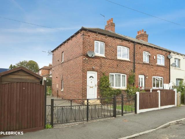 House for sale in East End Park, Leeds