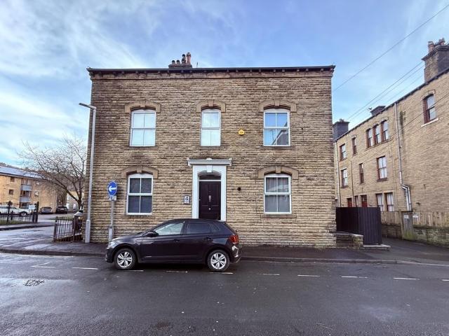 House for sale in Cross Stone, Todmorden