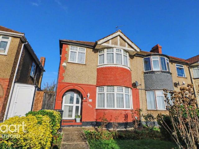 House for sale in London Borough of Ealing, Greater London