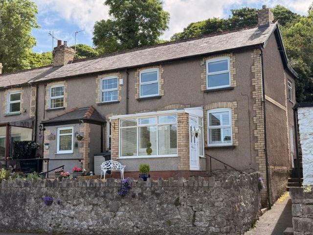 House for sale in Mochdre, Wales