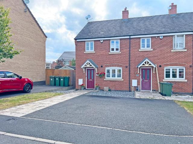House for sale in Whetstone, Pinfold