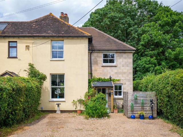 House for sale in Burstow, Hillview