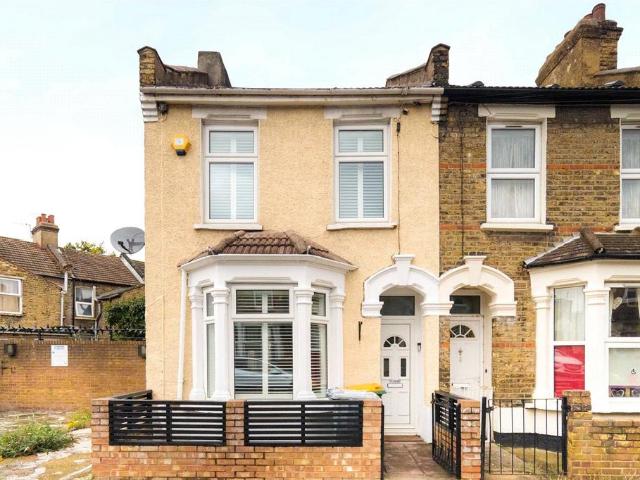 House for sale in West Ham, Greater London