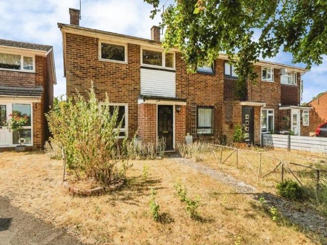 House for sale in Emmbrook, Wokingham