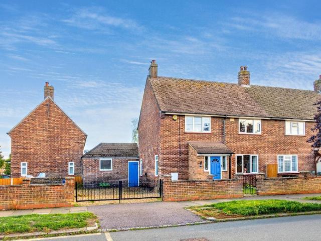 House for sale in Kingsbrook, Bedford