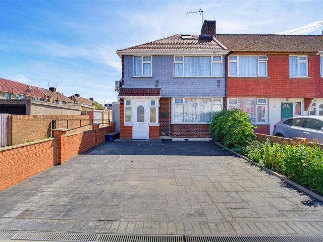 House for sale in London Borough of Hounslow, Feltham
