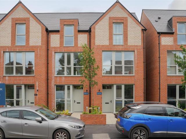 House for sale in Georgia, Greater Manchester