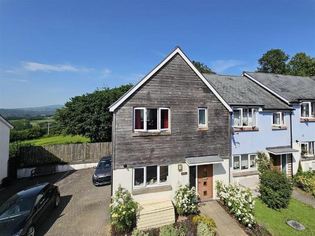 House for sale in Weir Quay, Devon
