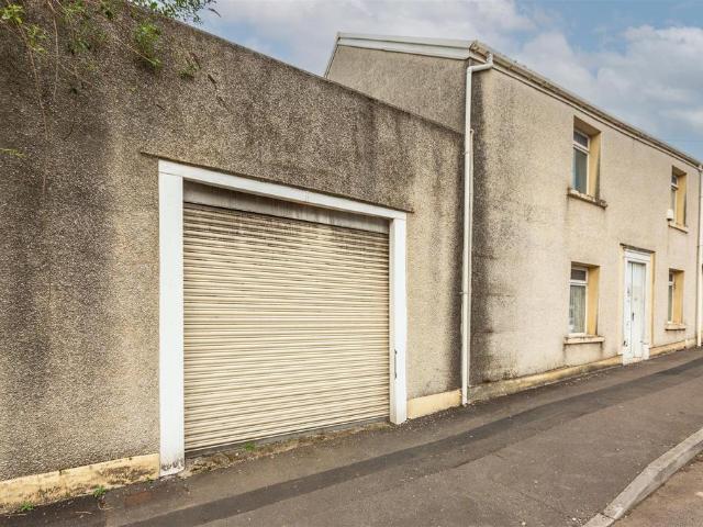 House for sale in Cwmfelin, Nangreaves