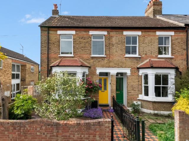 House for sale in London Borough of Ealing, Hanwell