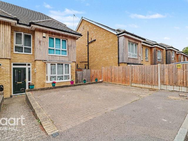 House for sale in Aperfield, Greater London