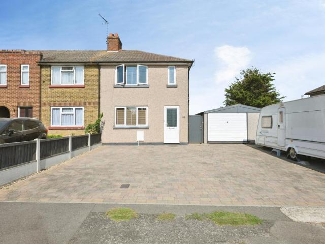 House for sale in Aveley, Essex