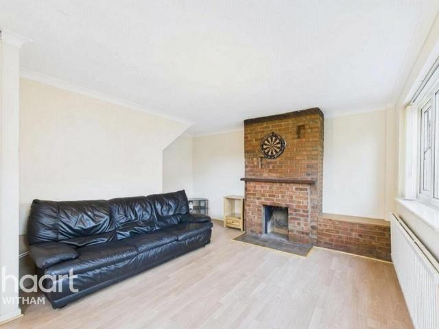 House for sale in Chipping Hill, Essex