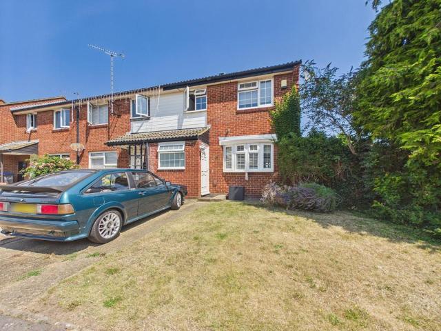 House for sale in Wexham, George Green