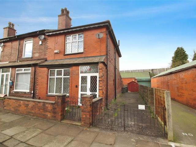 House for sale in Besses o' th' Barn, Bury