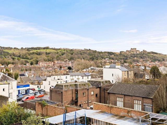 House for sale in Tower Hamlets, Ash