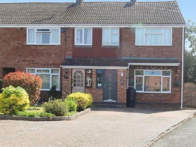 House for sale in Whitnash, Green Close