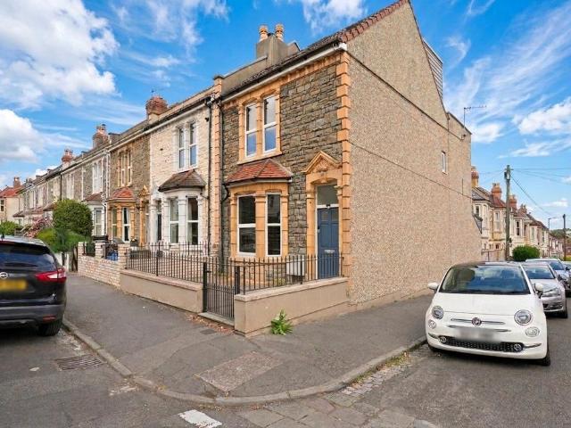 House for sale in Horfield, Feckenham