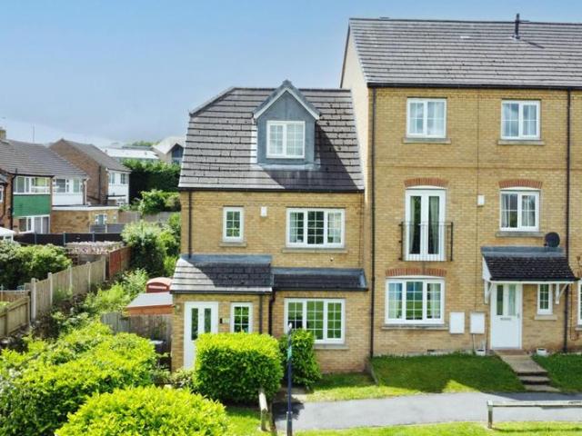 House for sale in Pudsey, West Yorkshire