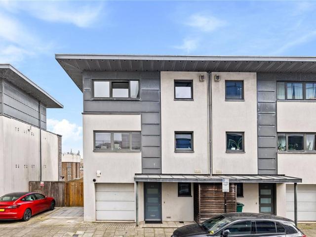House for sale in Round Hill, Brighton & Hove